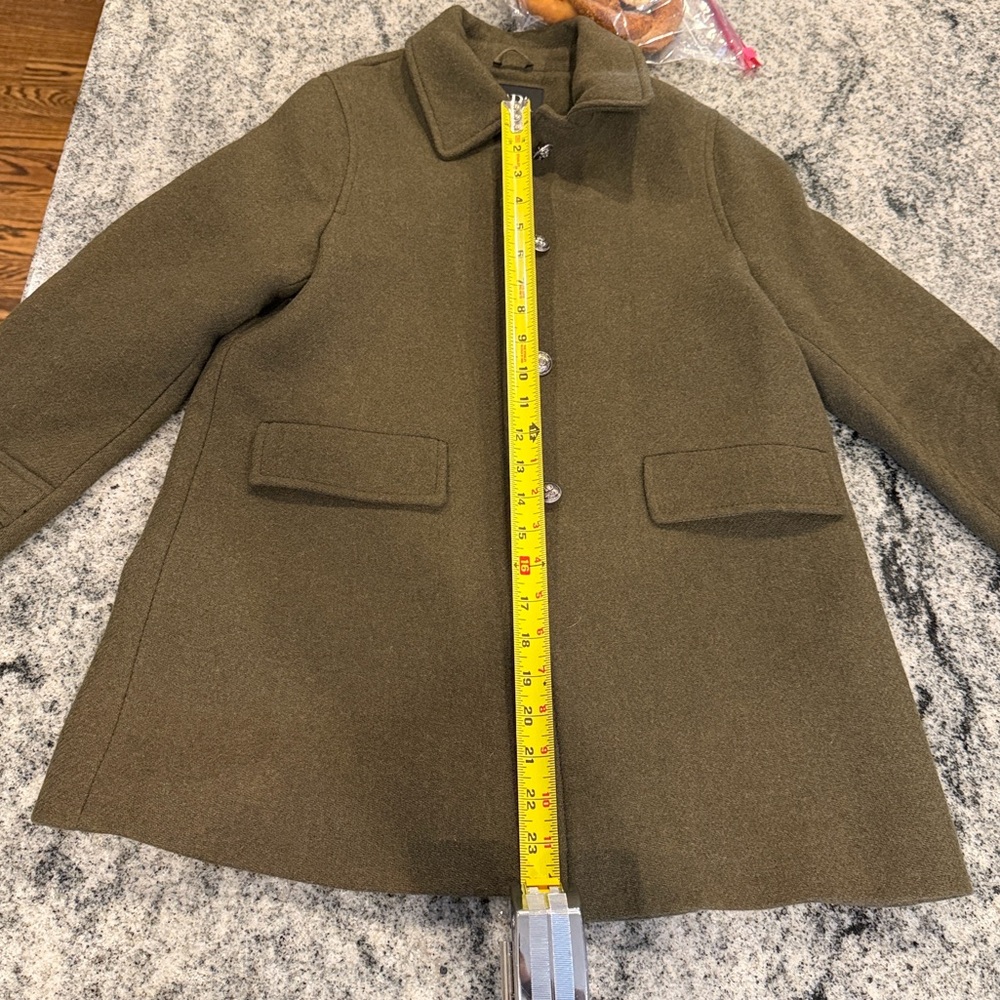 ⭐️Host Pick⭐️ Zara Kid’s Olive Green Coat- newer worn! Size 9-10 - Picture 5 of 5